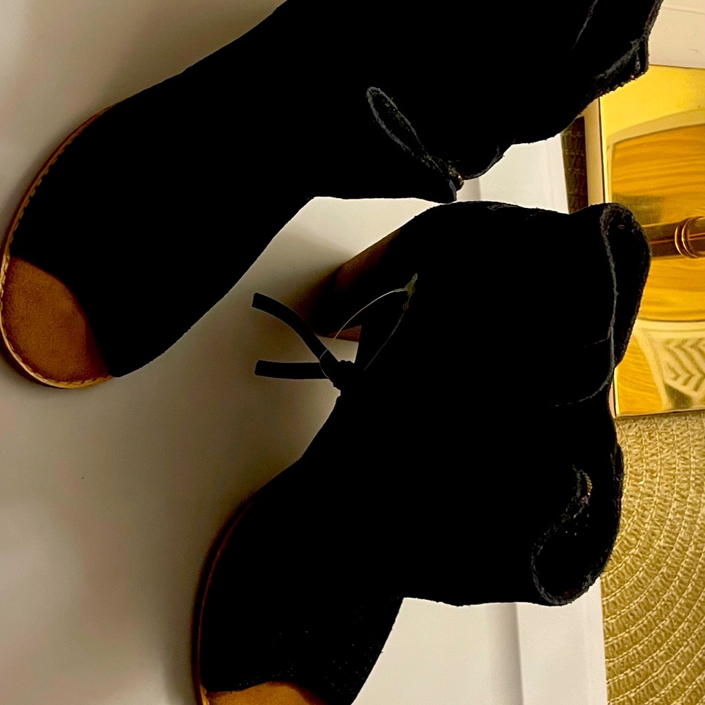 TOMS booties sz 7